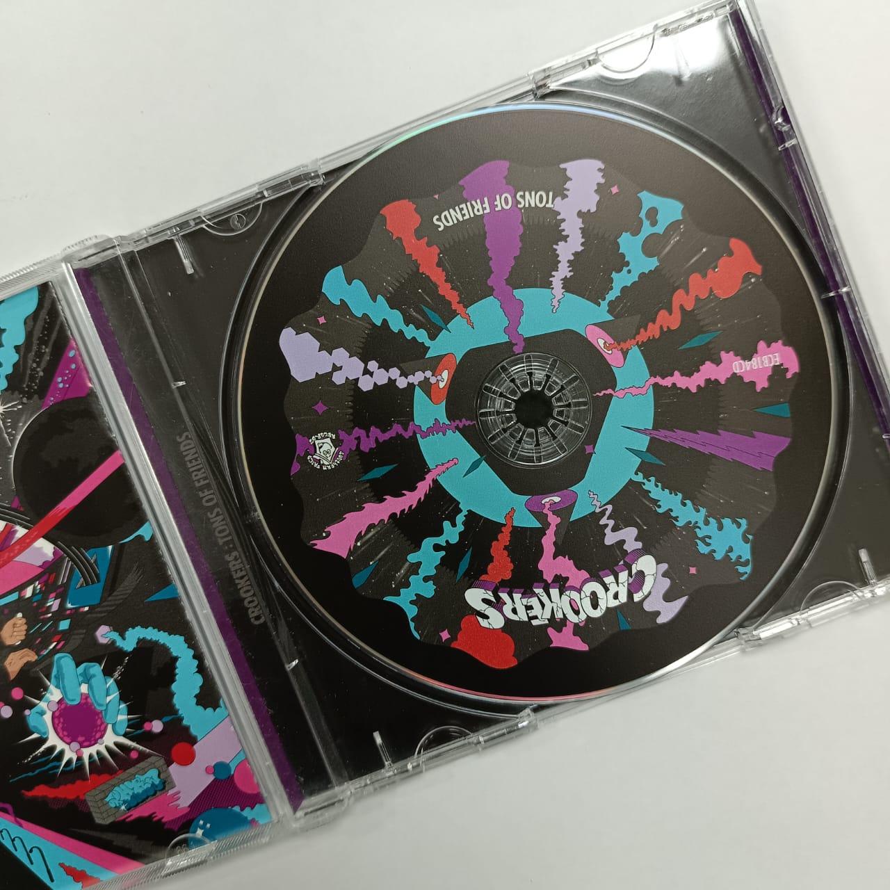 Crookers – Tons Of Friends - Imagen 3