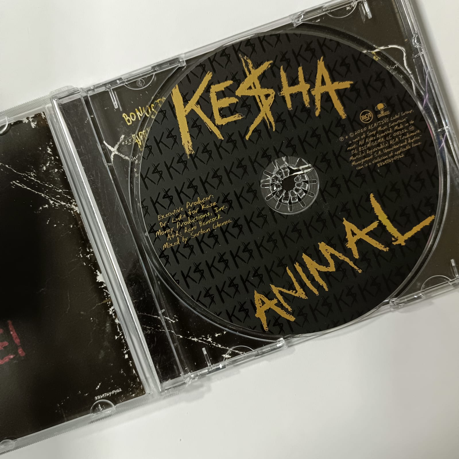 Ke$ha* – Animal - Imagen 3