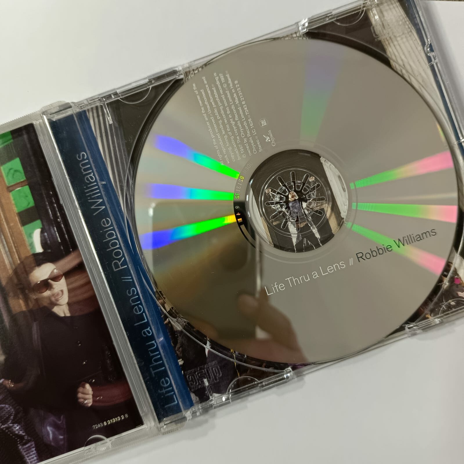 Robbie Williams – Life Thru A Lens - Imagen 3