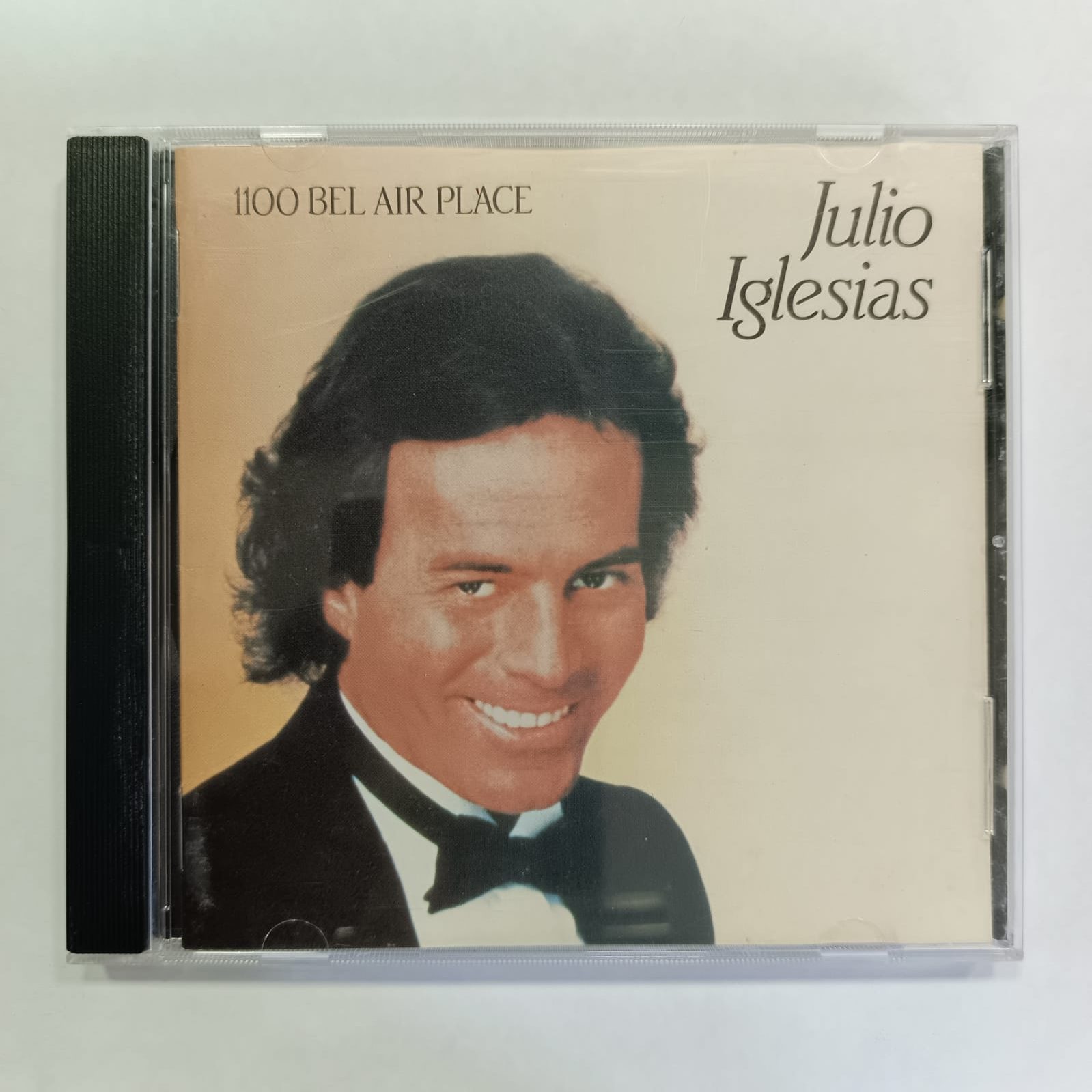 Julio Iglesias – 1100 Bel Air Place